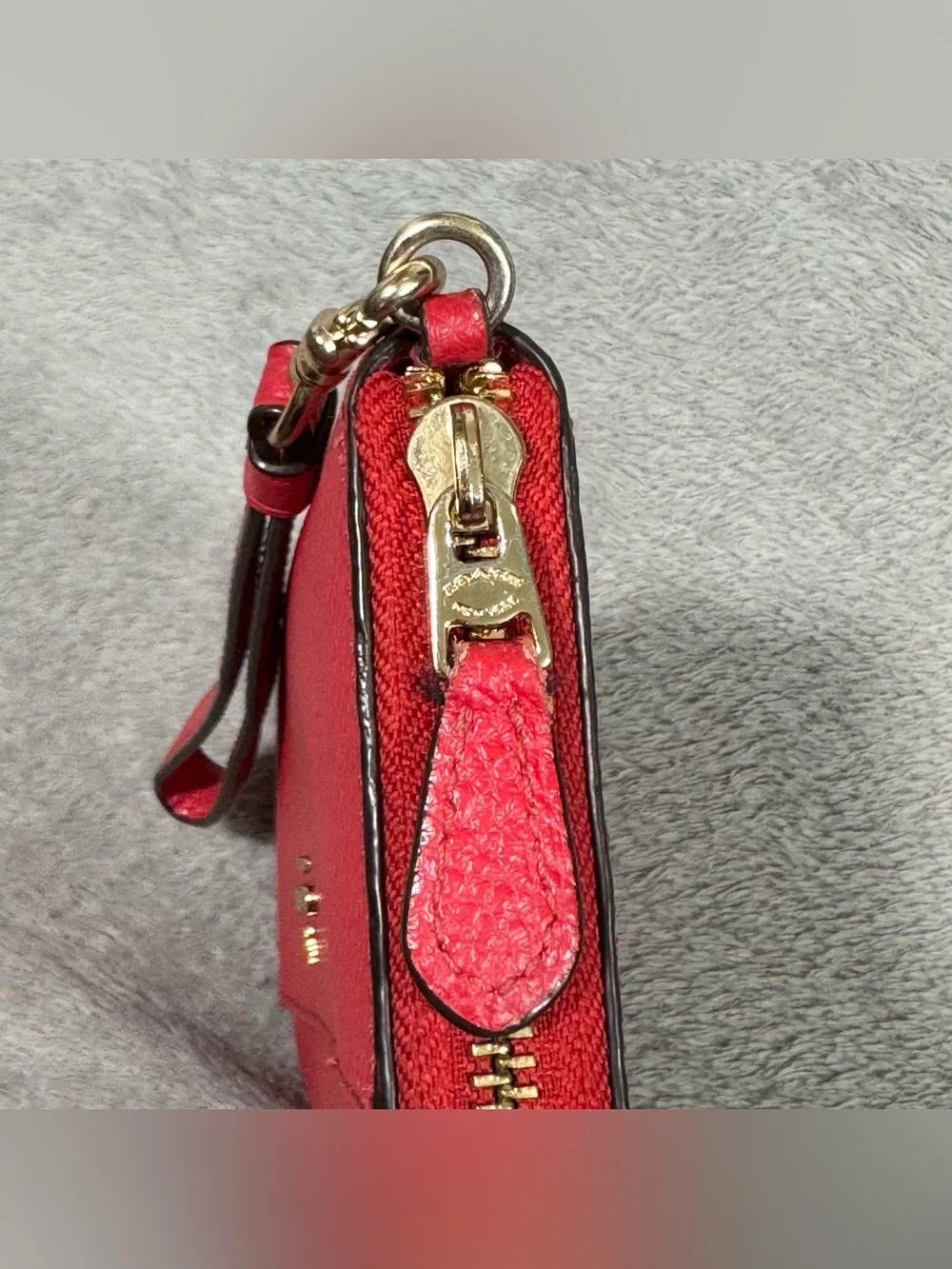Coach Women’s Red Pebbled Leather Accordion Zip Wallet Wristlet Gold Hardware